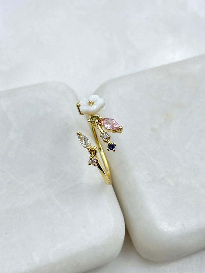 Pembe Kristal Taşlı Çiçek Model Yüzük Gold