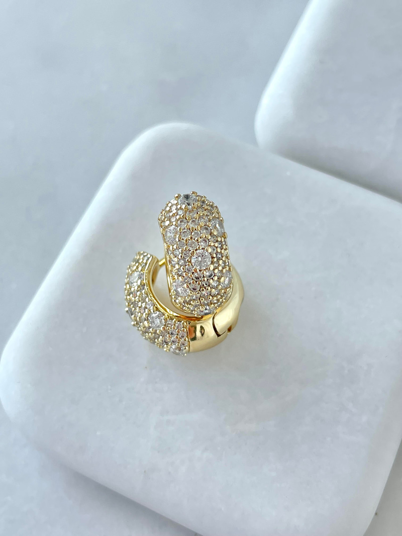 Özel Seri Gömme ve Kristal Taşlı Bombe Halka Küpe Gold