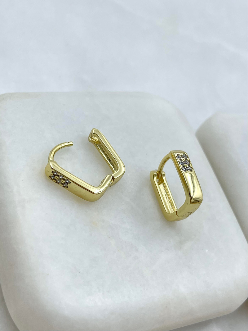 Özel Seri Gömme Taşlı Köşeli Minimal Kare Küpe Gold