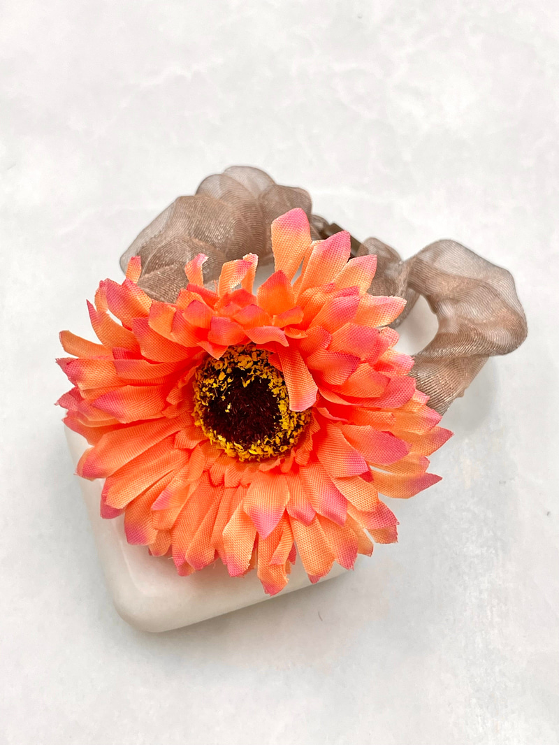 Kasımpatı Scrunchie Toka Yavruağzı