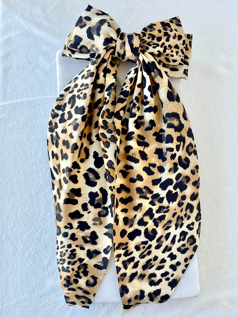 Leopar Desenli Fiyonk Otomatik Toka