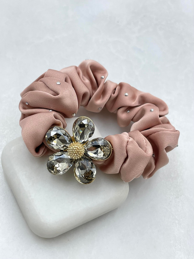Kristal Çiçekli Premium Scrunchie Toka Gül kurusu