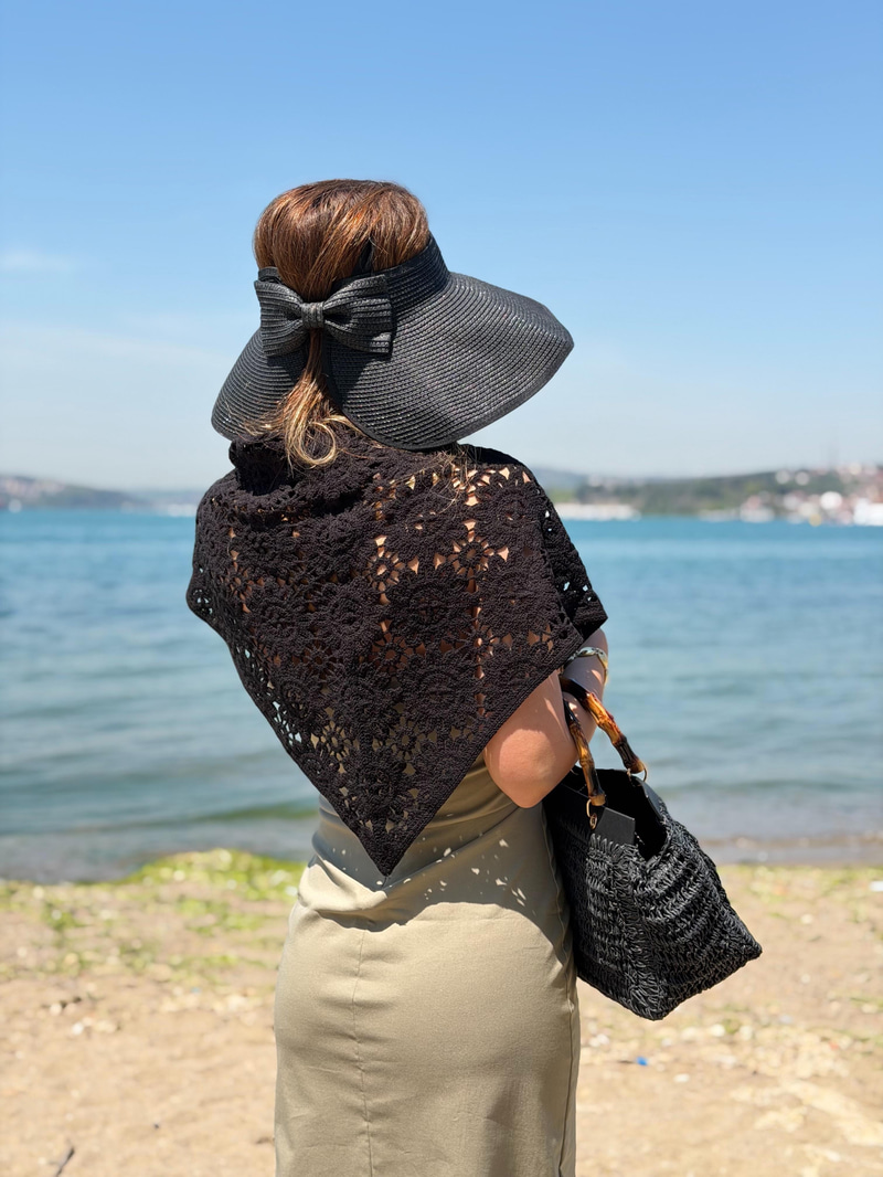 Üçgen Dantelli Pareo Bandana Siyah