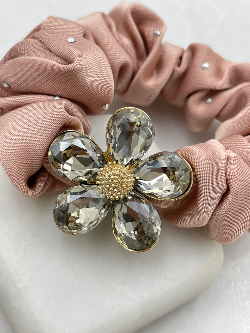 Kristal Çiçekli Premium Scrunchie Toka Gül kurusu