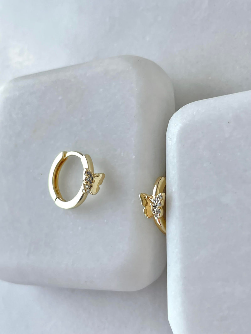 Özel Seri Gömme Taşlı Minimal Kelebek Küpe Gold