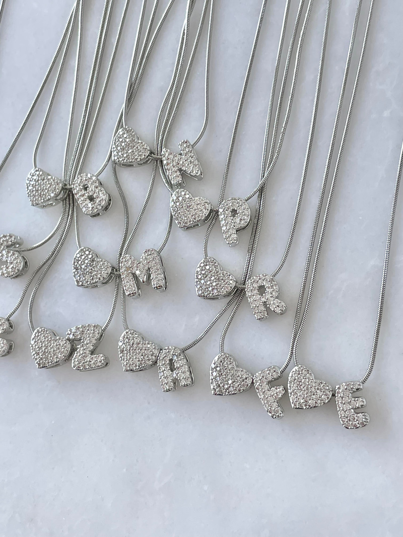 Çelik Gömme Taşlı Kalpli Harf Kolye Gümüş