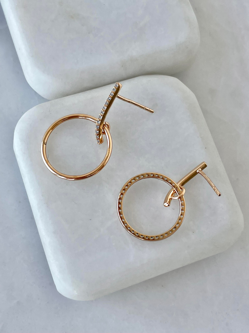 Özel Seri Halka Sallantılı Minimal Küpe
