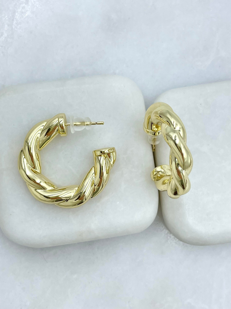 Özel Seri Burgu Model Basic Halka Küpe Gold