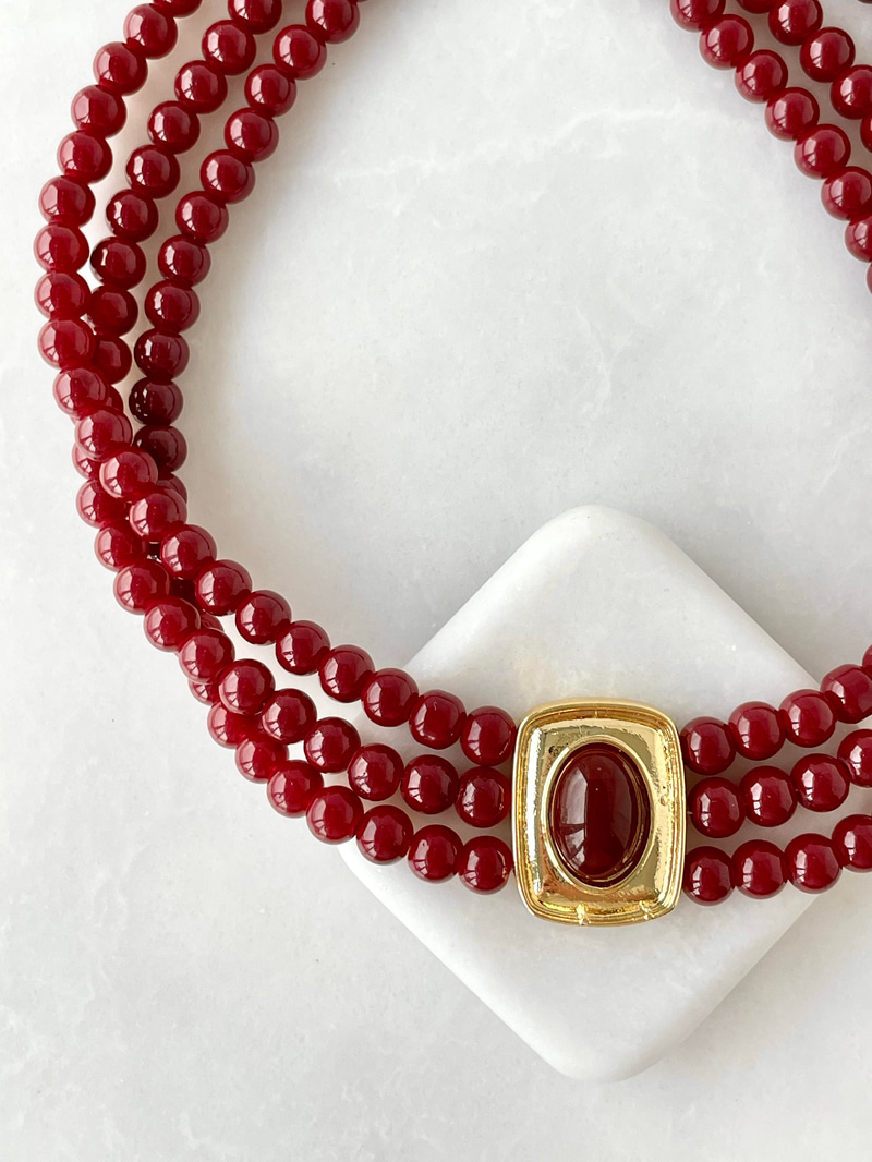 Üç Sıra Boncuklu Vintage Plaka Choker Kolye Bordo