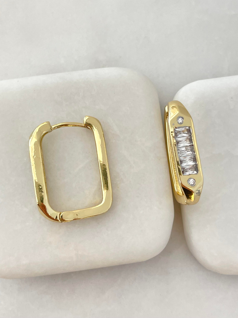 Altın Kaplama Kristal Taşlı Kare Küpe Gold