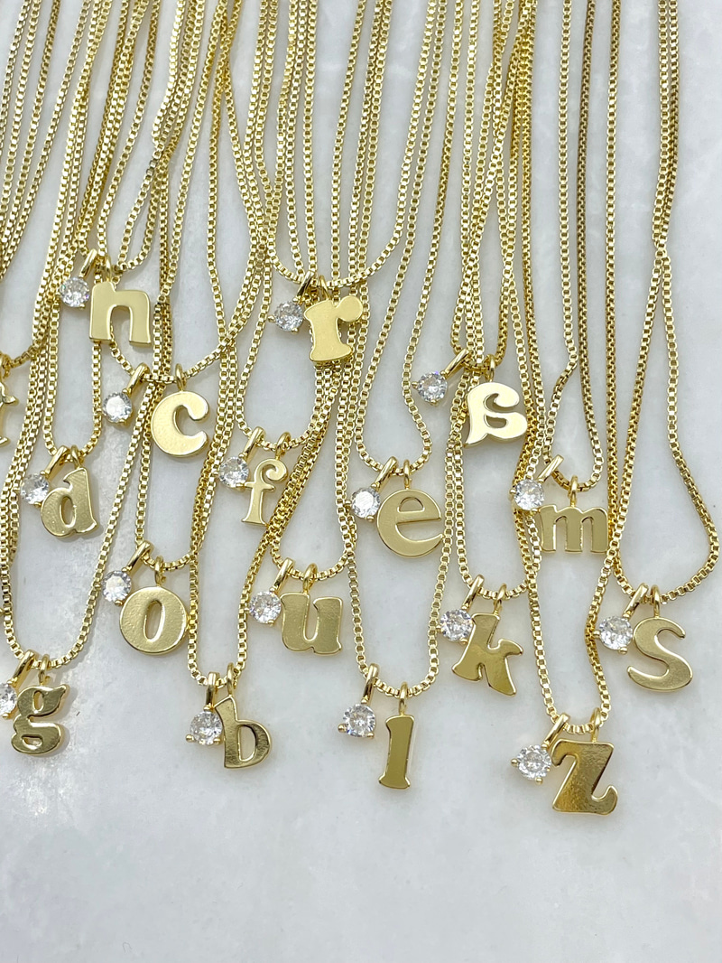 Kristal Taşlı Bombe Harf Kolye Gold