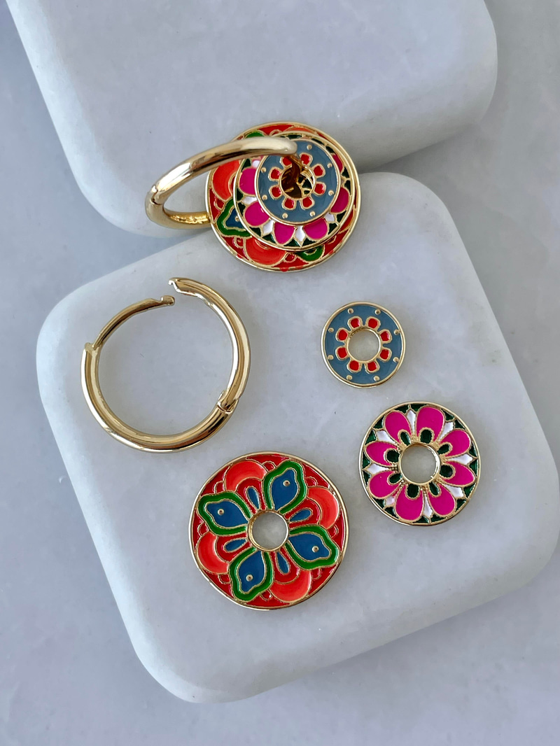 Charmlı Daire Model Küpe Turuncu-Mavi