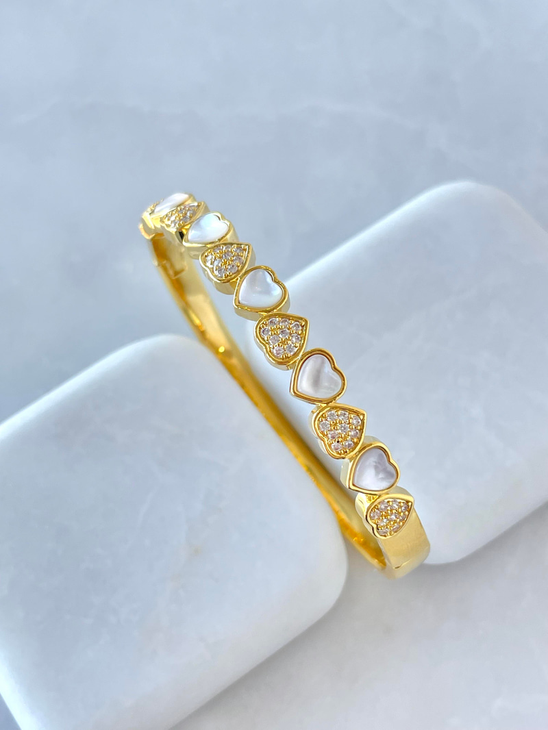 Özel Seri Sedefli Kalp Kelepçe Gold