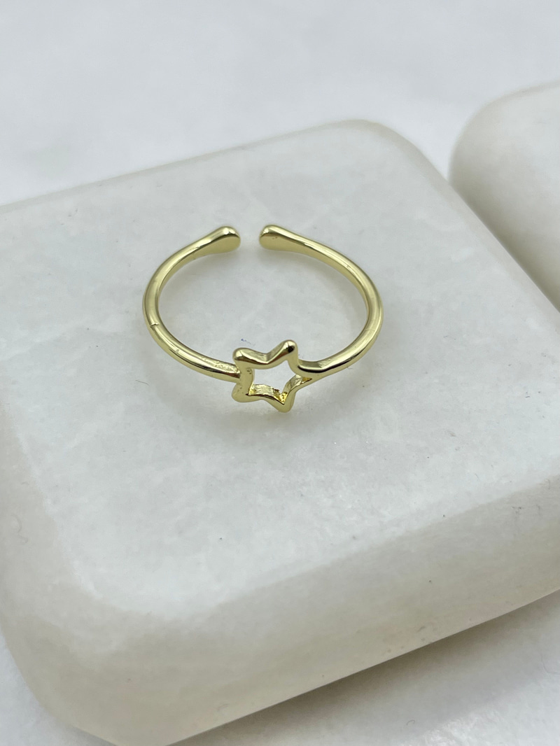 İçii Boş Yıldız Model Yüzük Gold