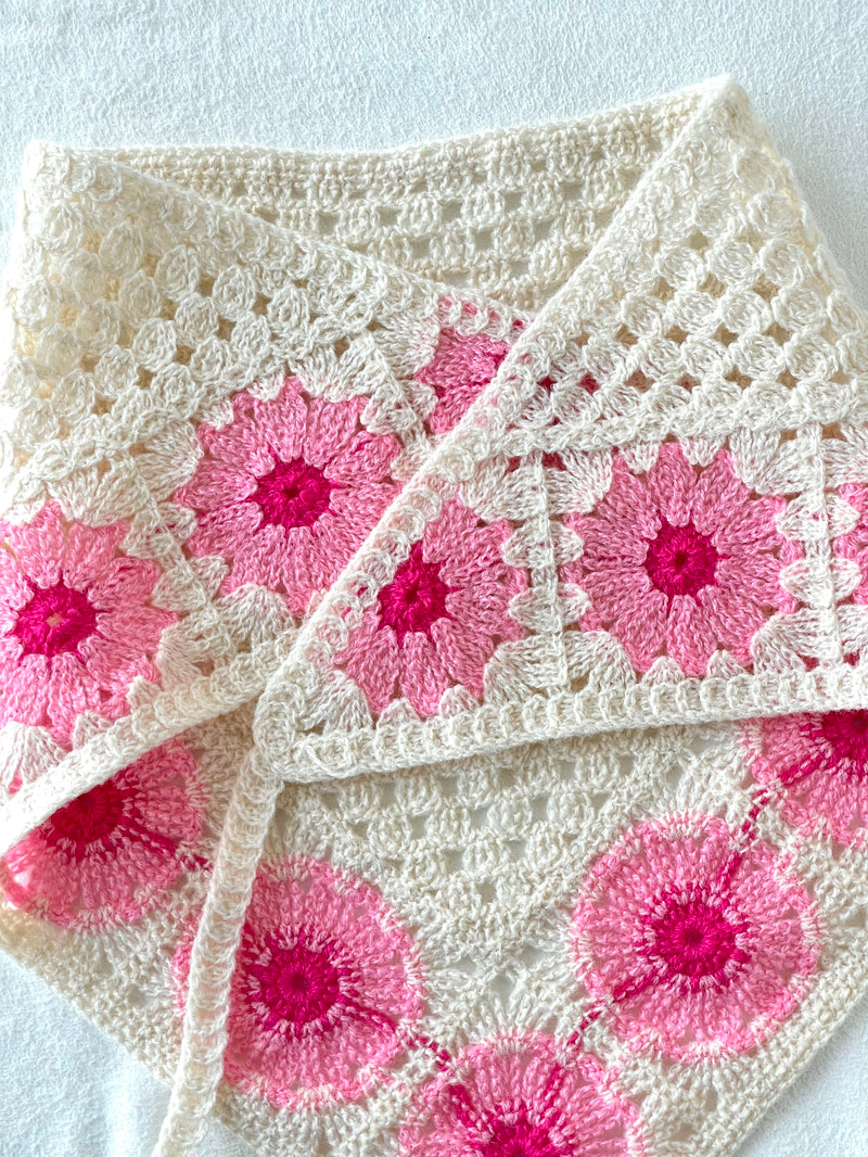 Çiçek Kenarlı Örgü Bandana Pembe