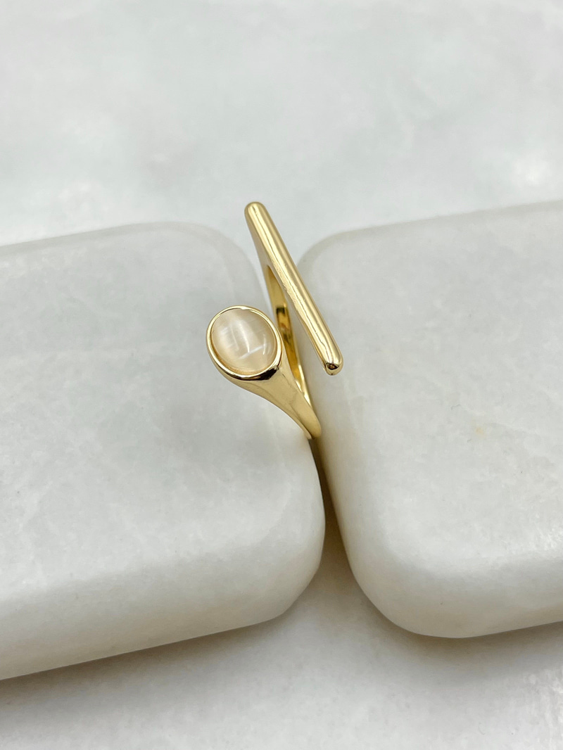 Damla Opal Taşlı Sütun Yüzük Gold