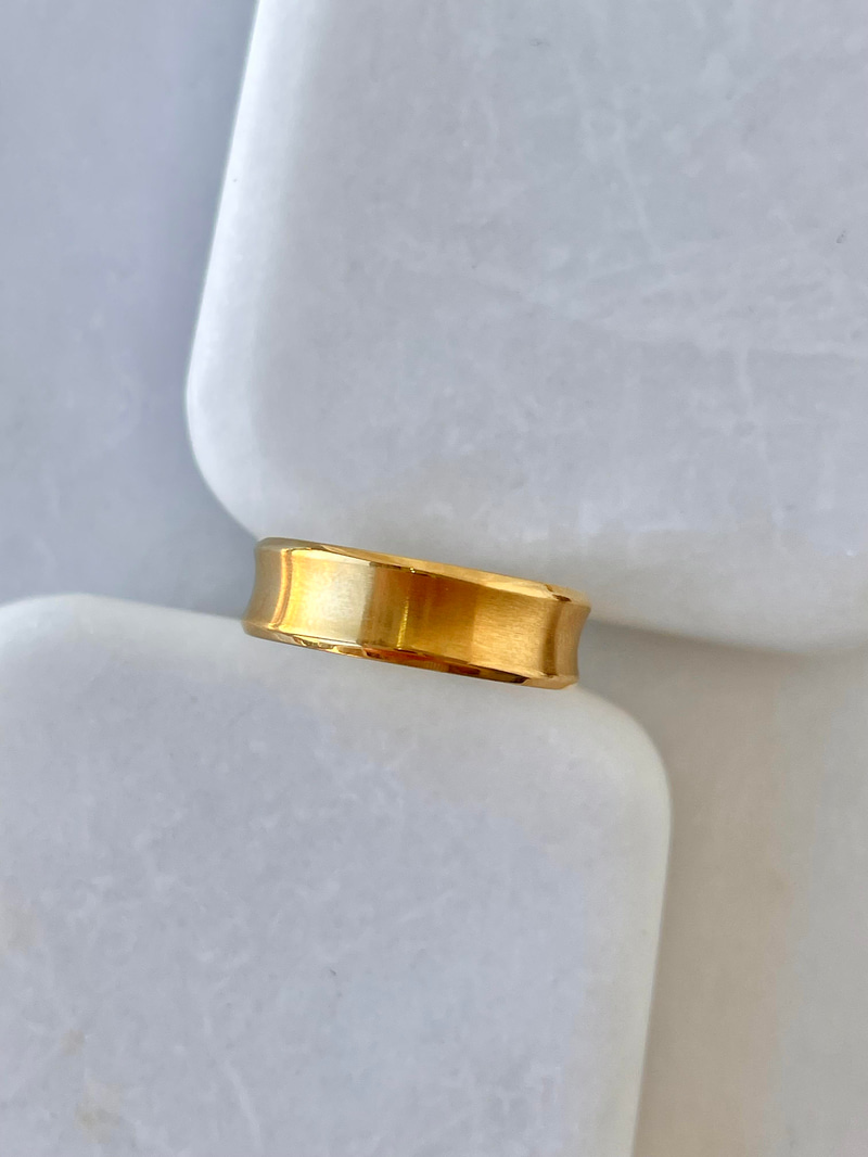 Çelik Köşeli Mat Yüzük Gold