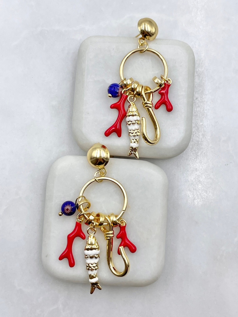Oltalı Balık Sallantılı Küpe Gold