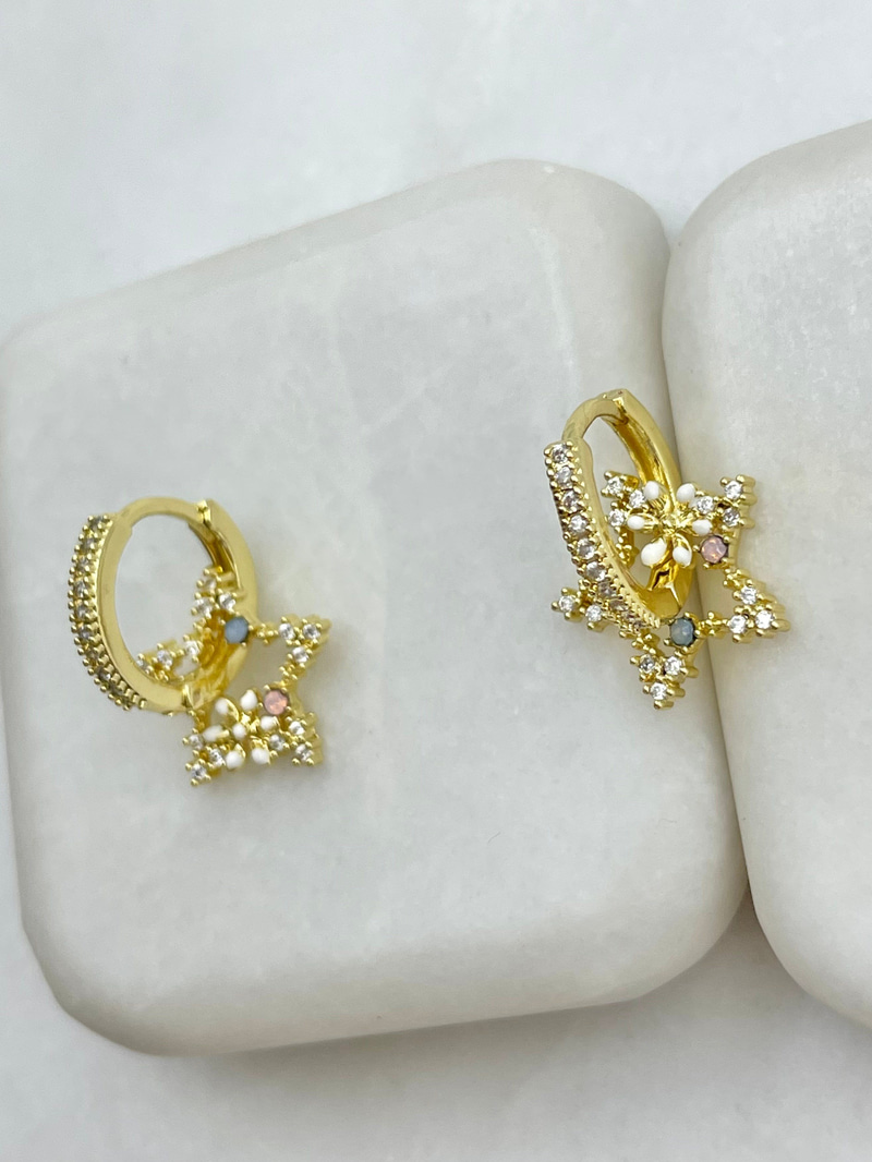 Gömme Taşlı Yıldız Charmlı Halka Küpe Gold