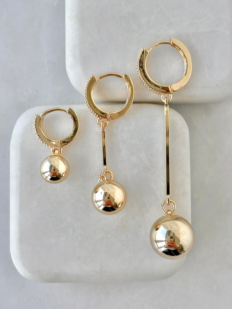 Altın Kaplama Üçlü Top Sallantılı Küpe Gold