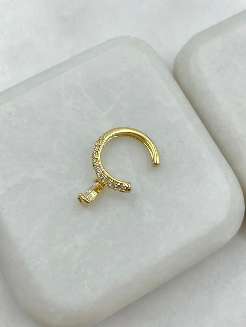 Kristal Sallantılı Kıkırdak Küpe Gold