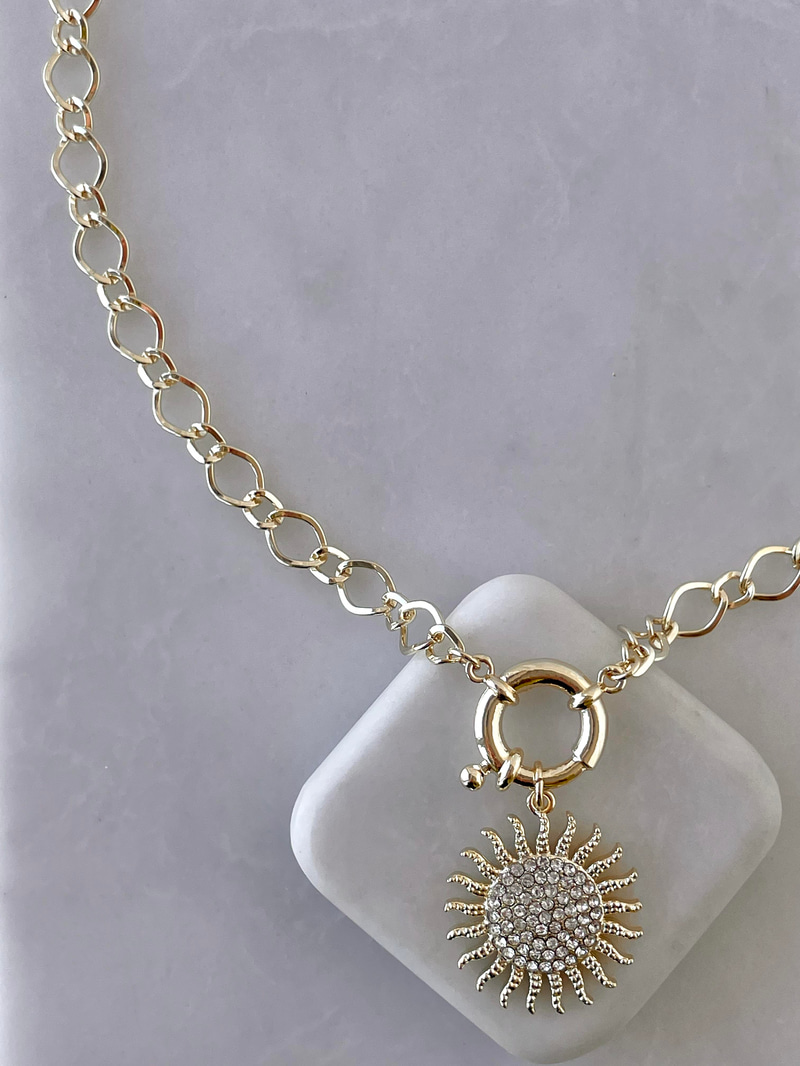 Halka Zincir Gömme Taşlı Güneş Kolye Gümüş Renk