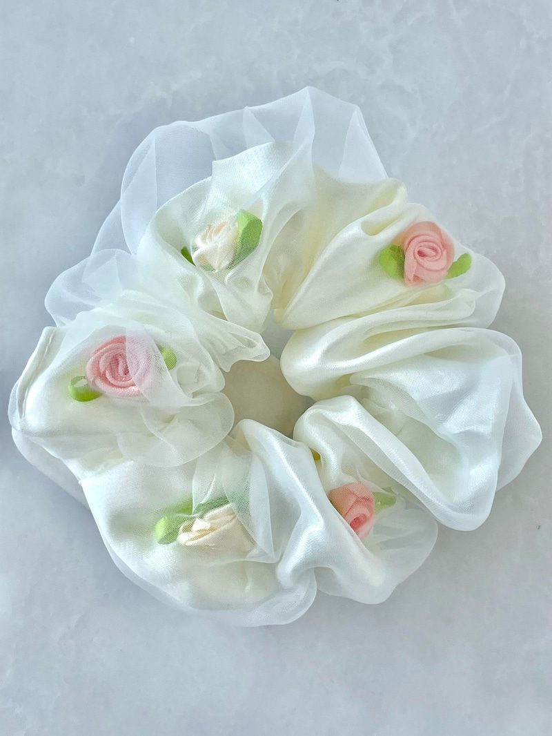 Gül Detaylı Organze Tül Scrunchie Toka Ekru