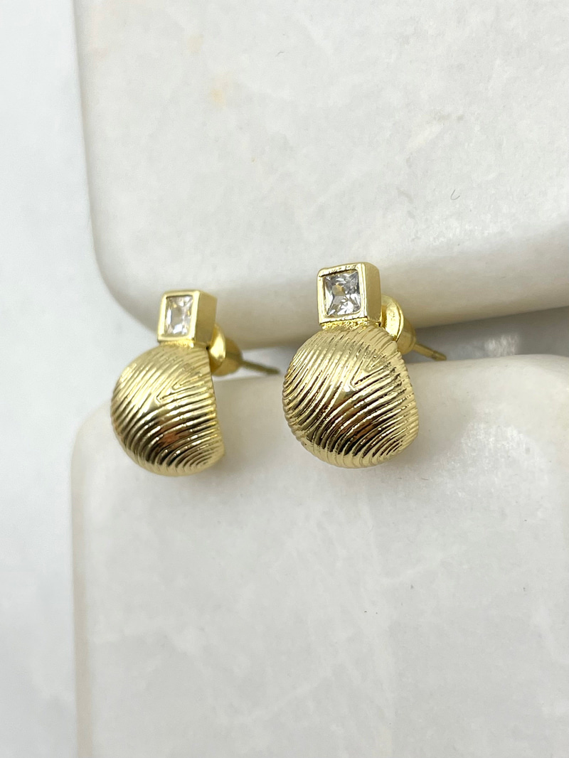 Kare Kristal Taşlı Vintage Küpe Gold