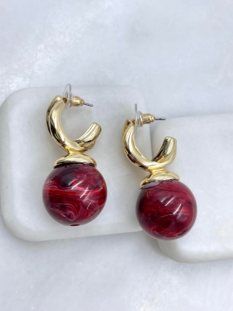 Altın Kaplama Gold Detaylı Top Sallantılı Vintage Küpe Bordo