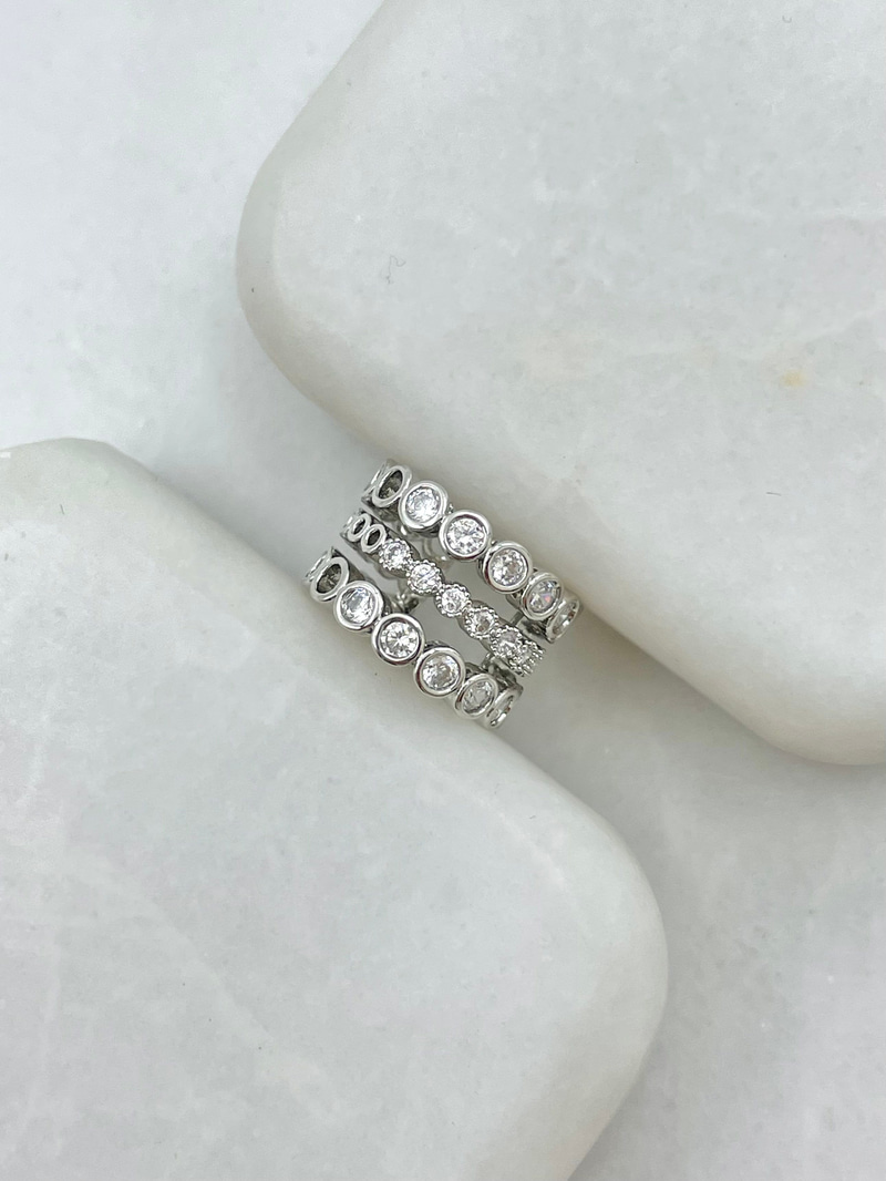 Üç Sıra Kristal Taşlı Halka Model Kıkırdak Küpe Gümüş