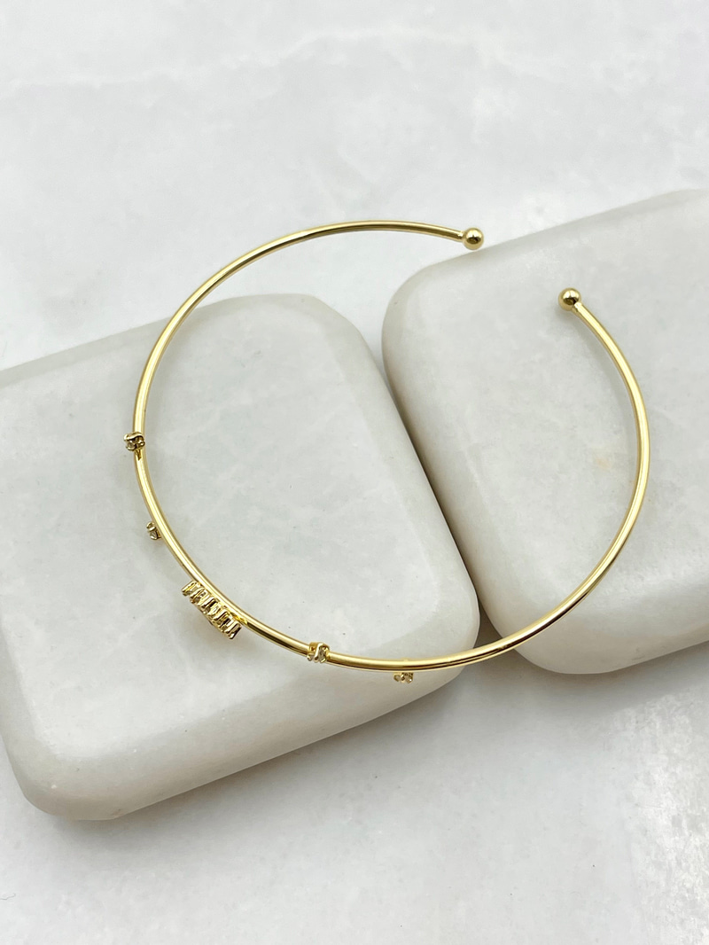 Taşlı Göz Model Minimal Kelepçe Gold