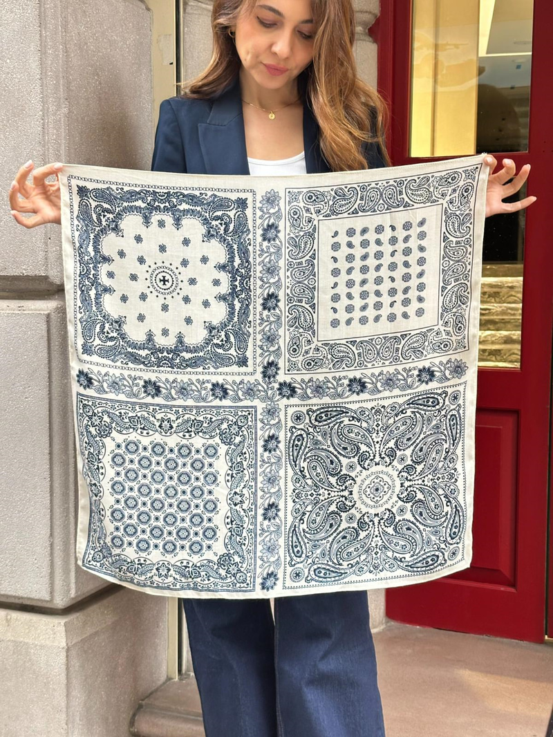 Çiçek Desenli Fular 65x65 cm Krem