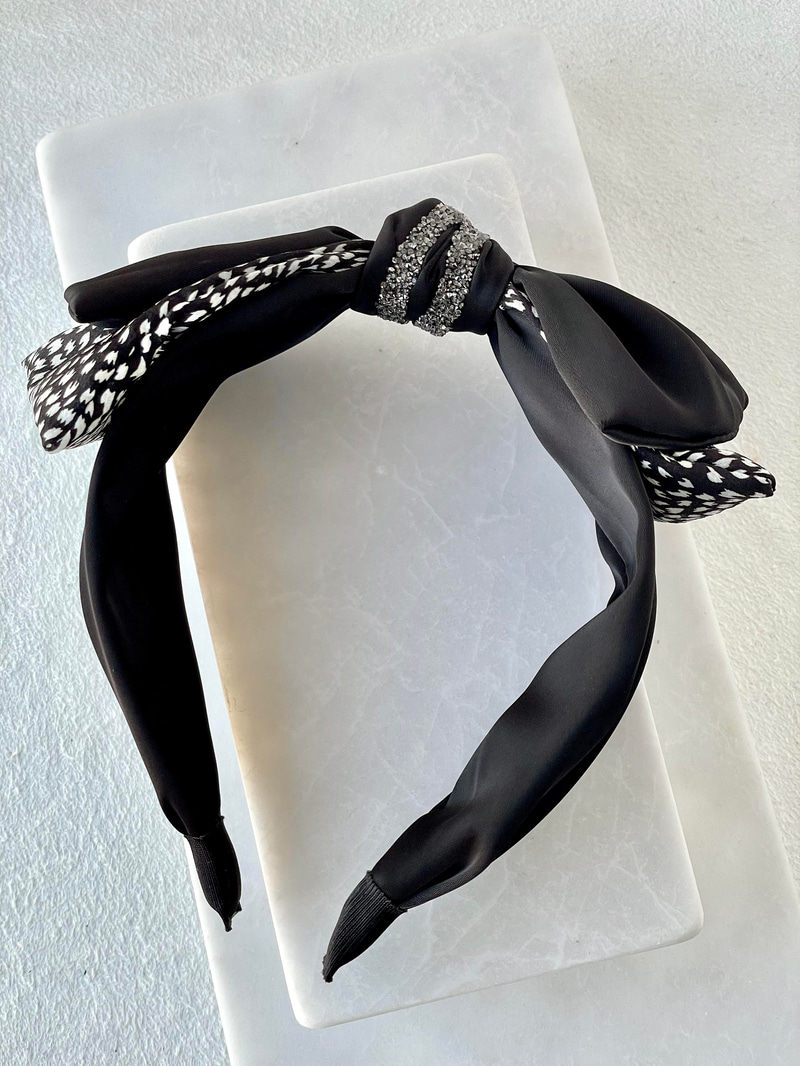Leopar Desenli Saten Fiyonk Bandana Taç Siyah Beyaz