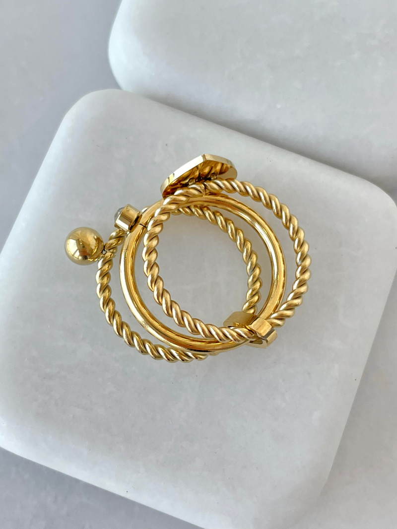 Çelik Üçlü Kalp Plaka Yüzük Gold