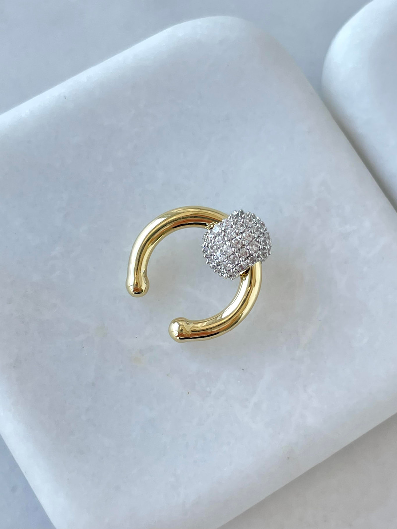 Altın Kaplama Zirkon Charmlı Çift Renk Kıkırdak Küpe Gold
