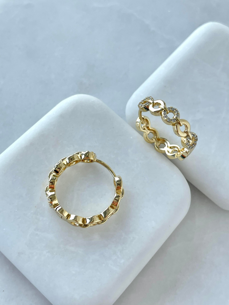 Özel Seri Gömme Taşlı Daire Model Halka Küpe Gold