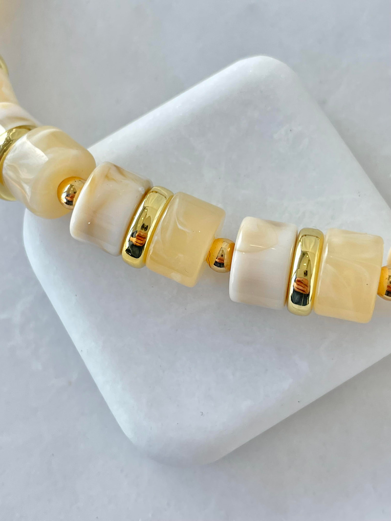 Altın Kaplama Gold Detaylı Kemik Kolye Bej