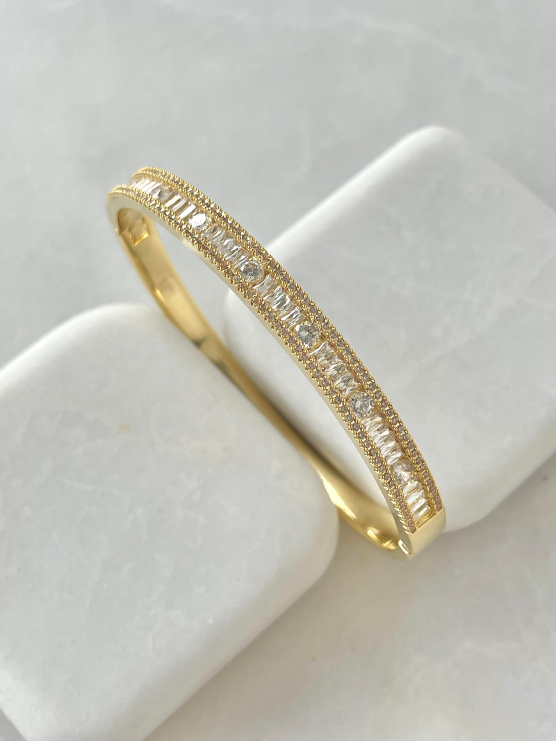 Özel Seri Gömme ve Kristal Taşlı Kelepçe Bileklik Gold