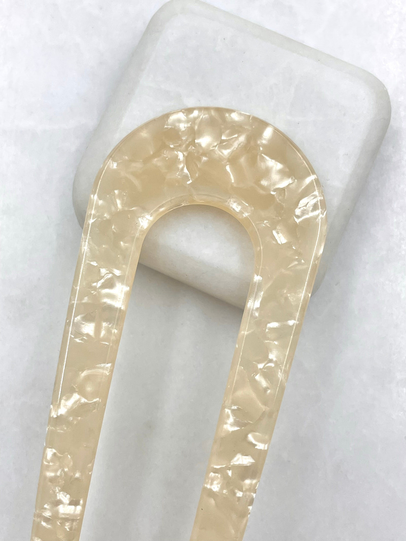 Oval Kemik Topuz Tokası Ekru