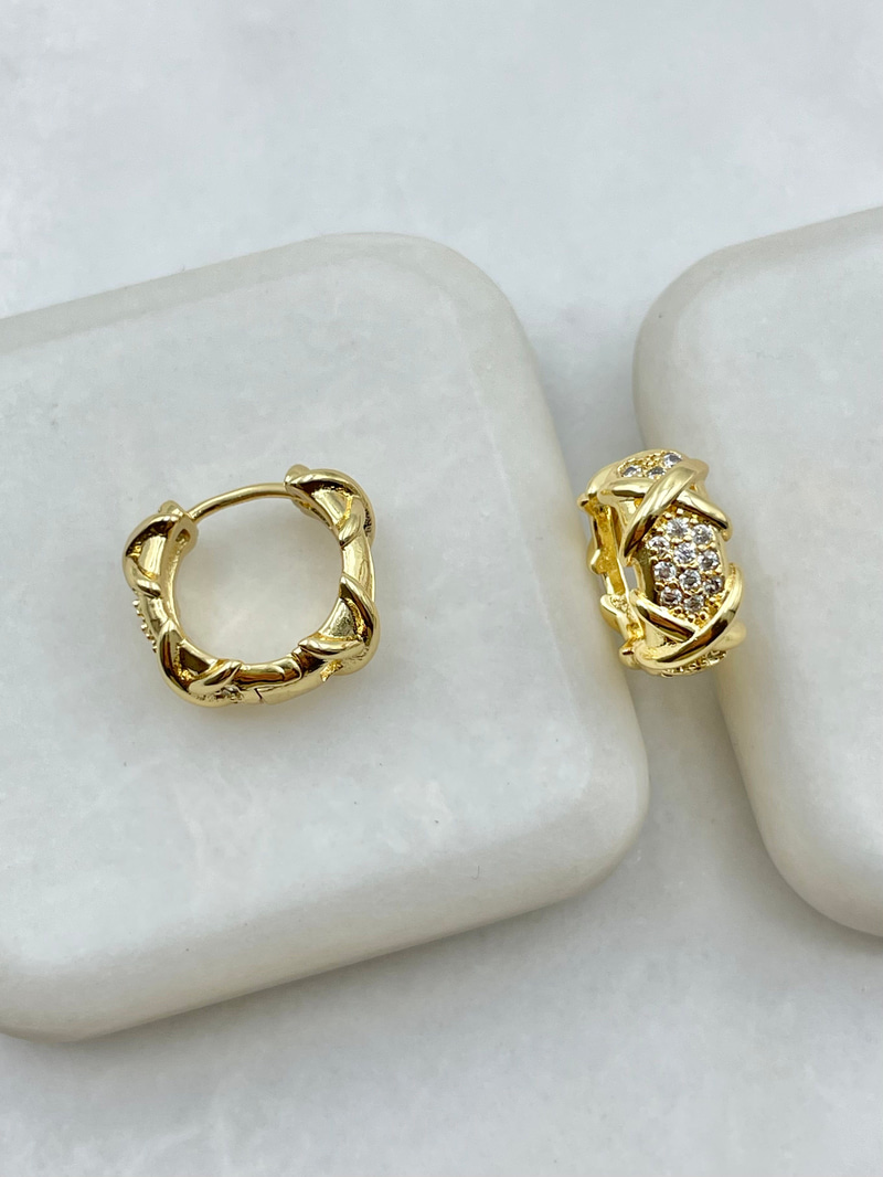 Gömme Taşlı X Model Halka Küpe Gold