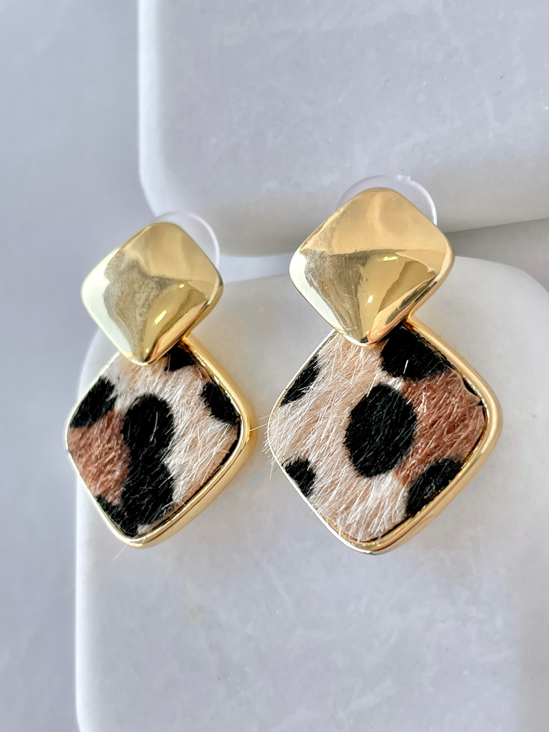 Altın Kaplama İkili Kare Leopar Küpe Gold