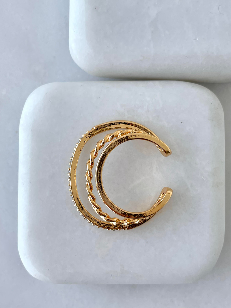 Altın Kaplama Üç Sıra Zincirli Kıkırdak Küpe Gold