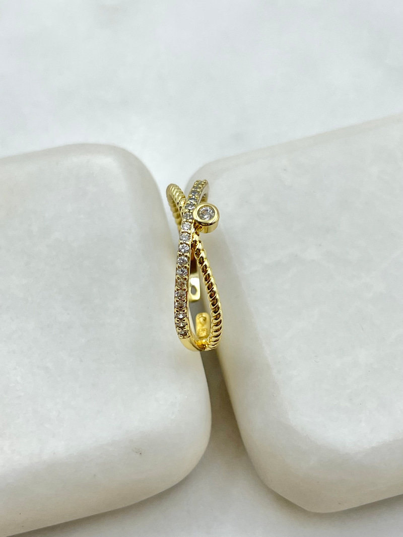 Gömme Taşlı İkili Çapraz Model Yüzük Gold