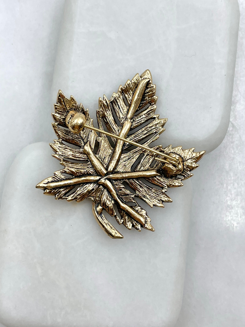 Gömme Taşlı Çınar Yaprağı Broş Gold