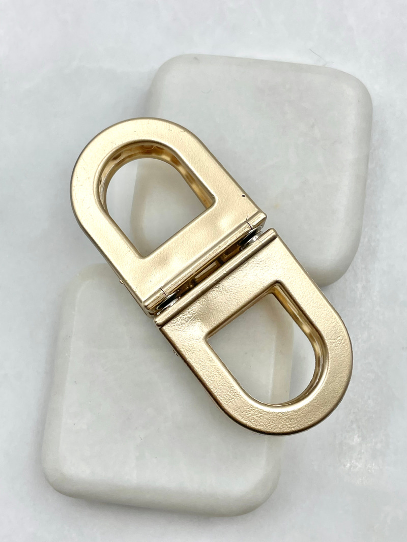 Oval Magnet Lock Toka Gold