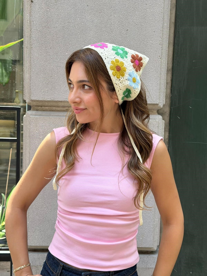 Çiçek Motifli İpli Üçgen Bandana Renkli