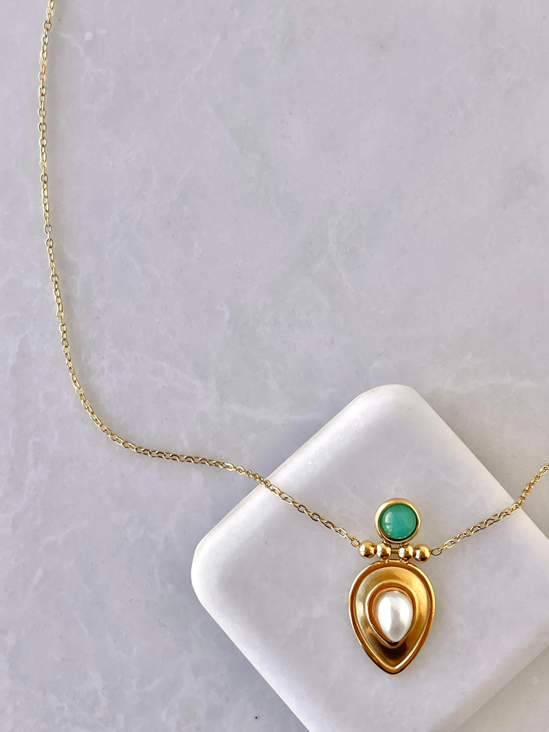 Çelik İncili Opal Taşlı Vintage Kolye