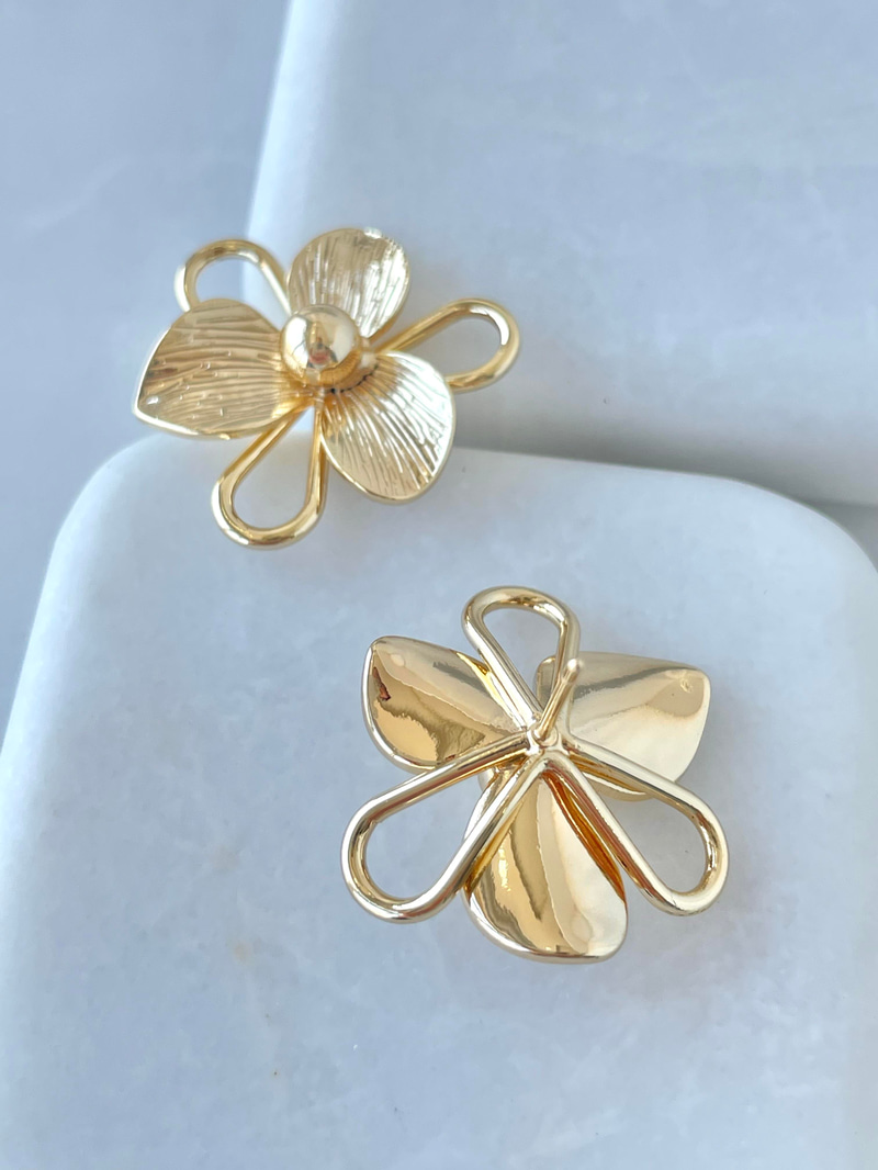 Özel Seri İşlemeli Çiçek Küpe Gold