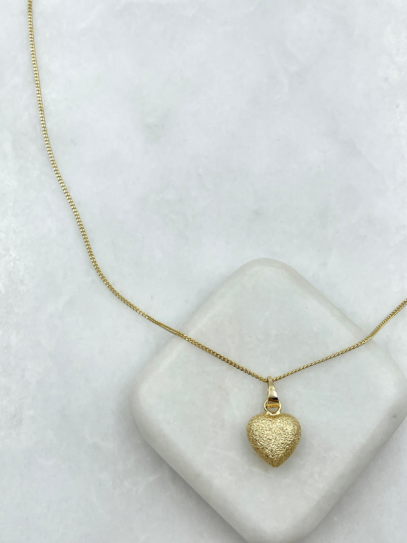 Özel Seri Kumlu Kalp Sallantılı Kolye Gold