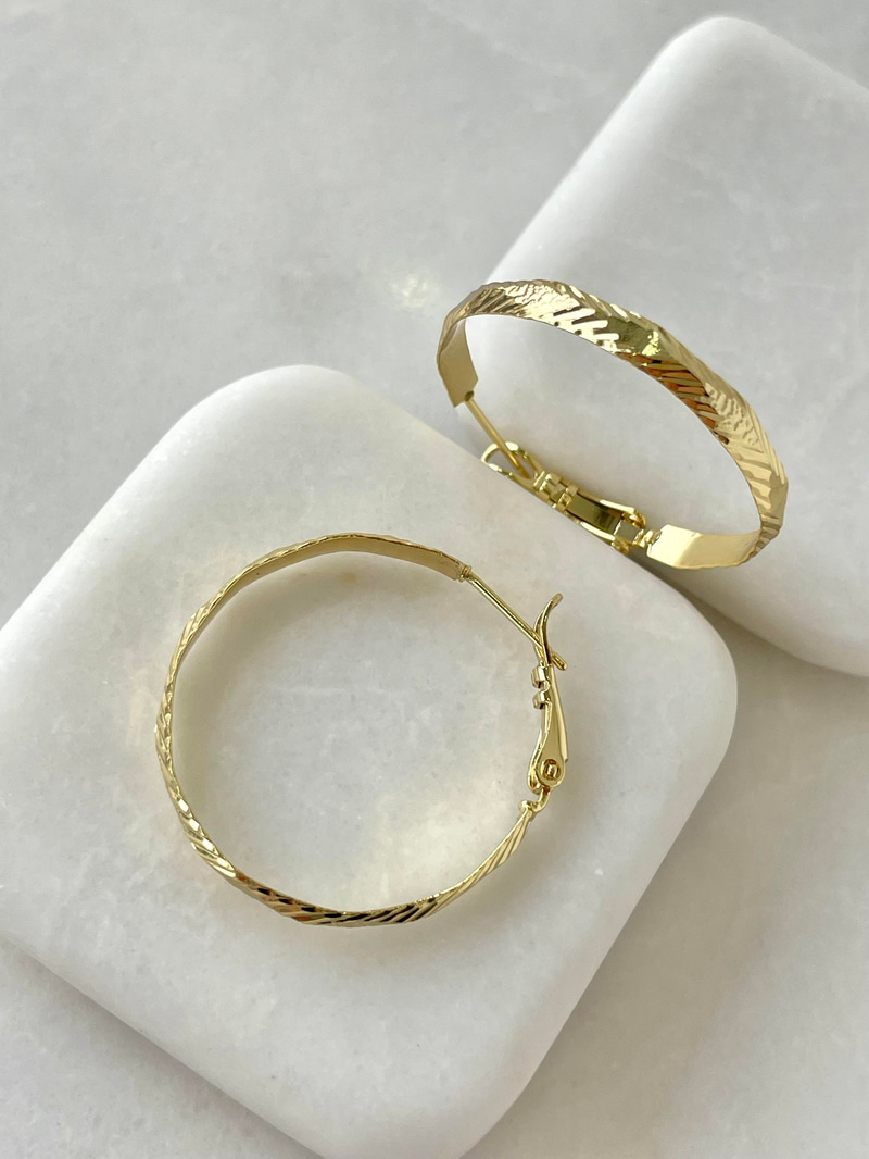 Özel Seri İşlemeli Basic Halka Küpe Gold